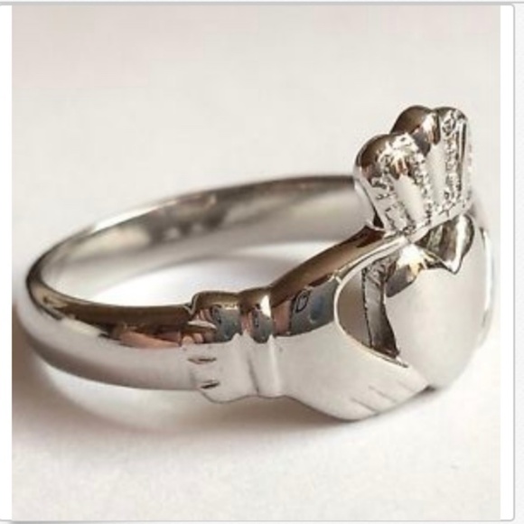 Silver Stainless Steel Claddagh Ring Celtic Irish Size 5 6 7 8 10 - Picture 3 of 8